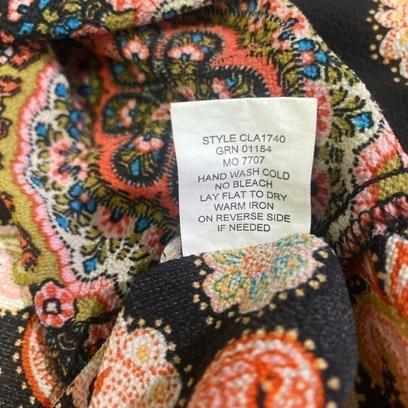 Fig & Flower Paisley Print Top - Picture 4 of 6